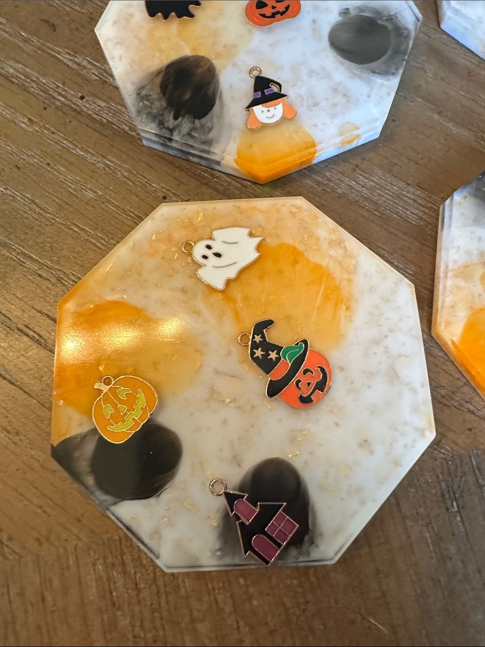 🎃Marbled 🎃Resin Coaster Set in Orange, Black & White - Picture 7 of 10